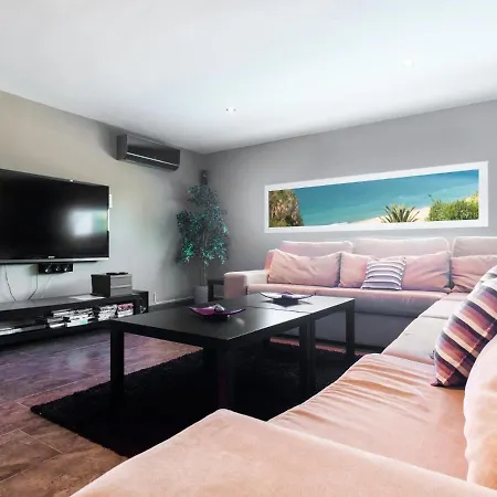 Ref 6 Tara Holiday home *