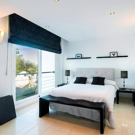 Ref 6 Tara Holiday home *